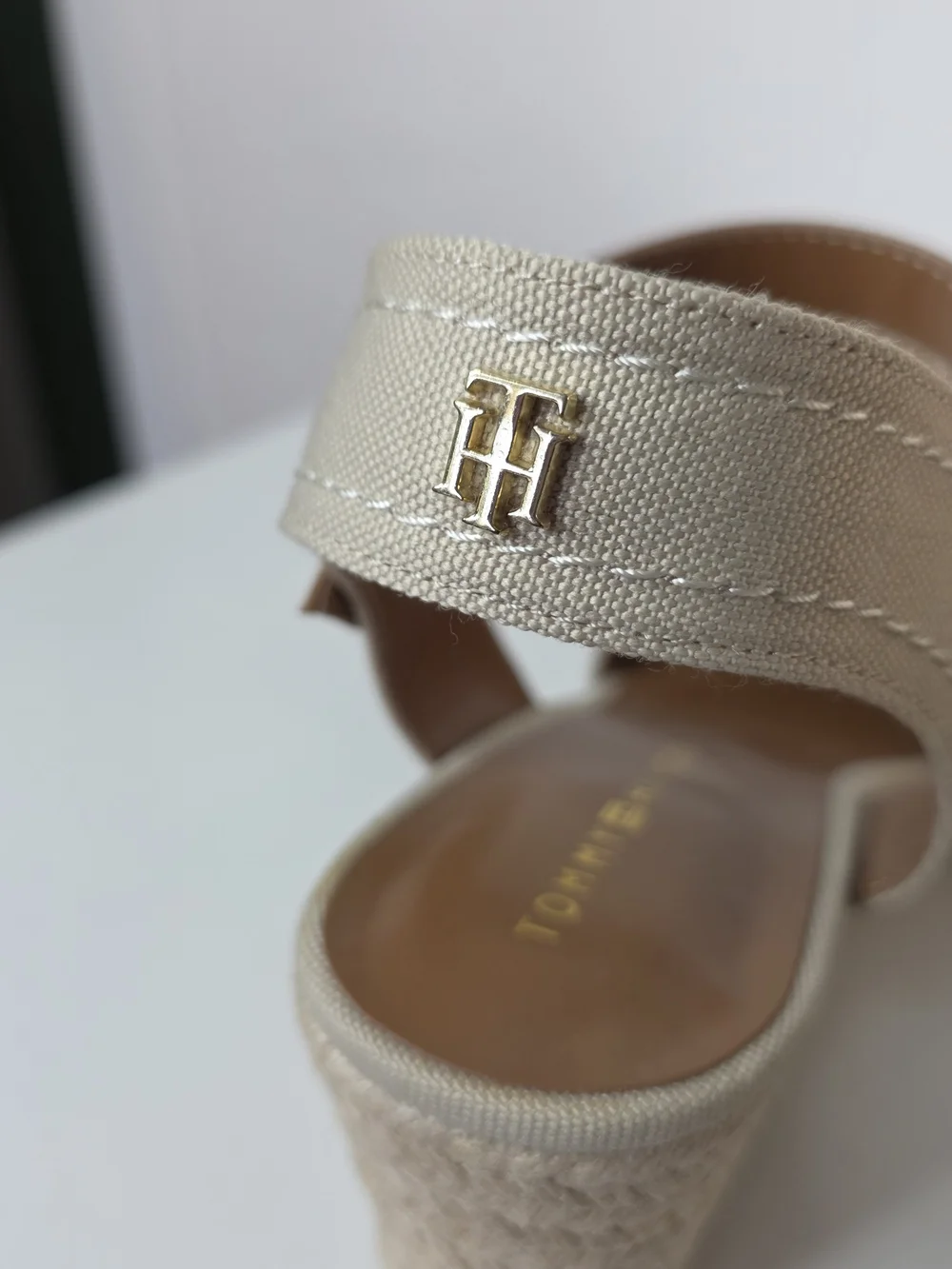Tommy Hilfiger Nilsa Beige Espadrille Wedge Sandals with Ankle Strap Size 8.5